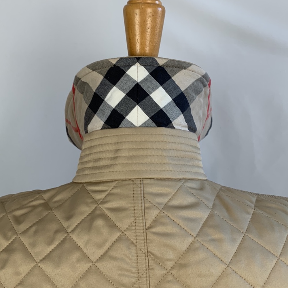 Burberry Classic Tan Quilted Jacket - Picture 9 of 16